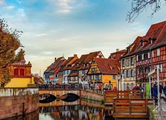 Khám phá 6 ngôi làng cổ tích đẹp mê mẩn khi đi tour du lịch Châu Âu Khám phá 6 ngôi làng cổ tích đẹp mê mẩn khi đi tour du lịch Châu Âu